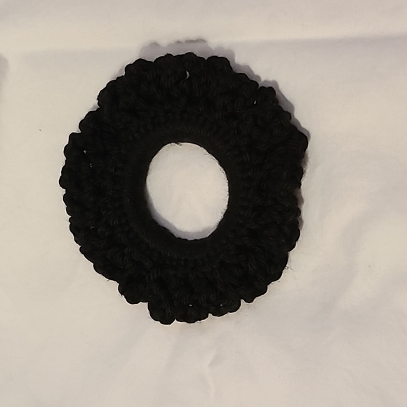 Scrunchies for hair - Picture 1 of 1